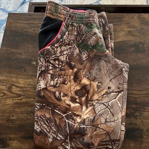 Camp Under Armor sweats, very comfortable and warm.